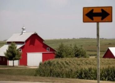 farm_midwest_iowa_corn_072118getty
