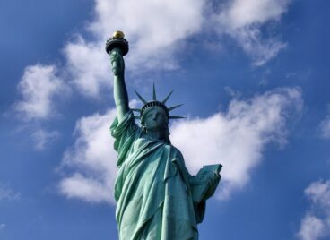 statue-of-liberty-landmark-close-new-york