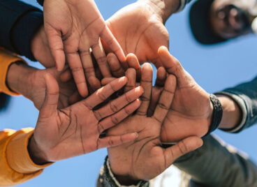 group-hands-teamwork_CG18126_1278248_st_828x431-1